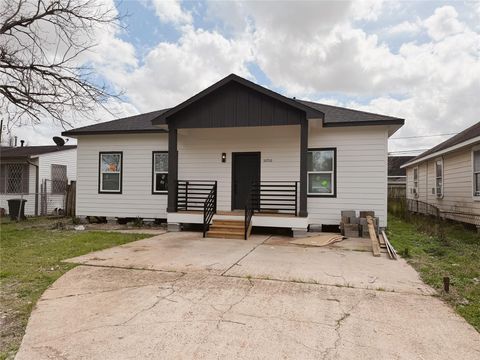 Photo of 10710 Chadwick Street, Houston, TX 77029 (MLS # 80191162)