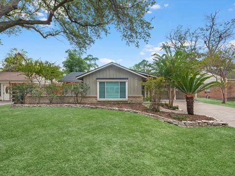 Photo of 9829 Cedardale Drive, Houston, TX 77055 (MLS # 94689938)
