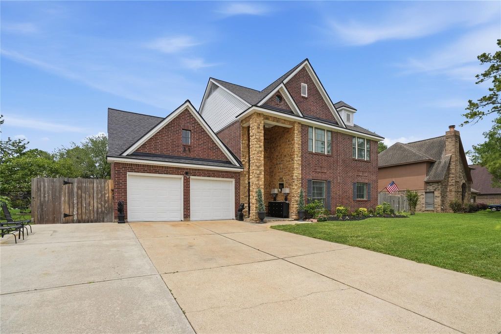 Photo of 1501 W Castlewood Avenue, Friendswood, TX 77546 (MLS # 55567335)