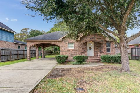 Photo of 8123 Tareyton Lane, Houston, TX 77075 (MLS # 79593795)