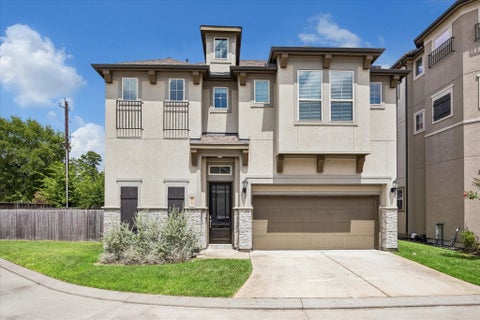 Photo of 5120 E Lacey Garden Loop, Houston, TX 77018 (MLS # 78137246)