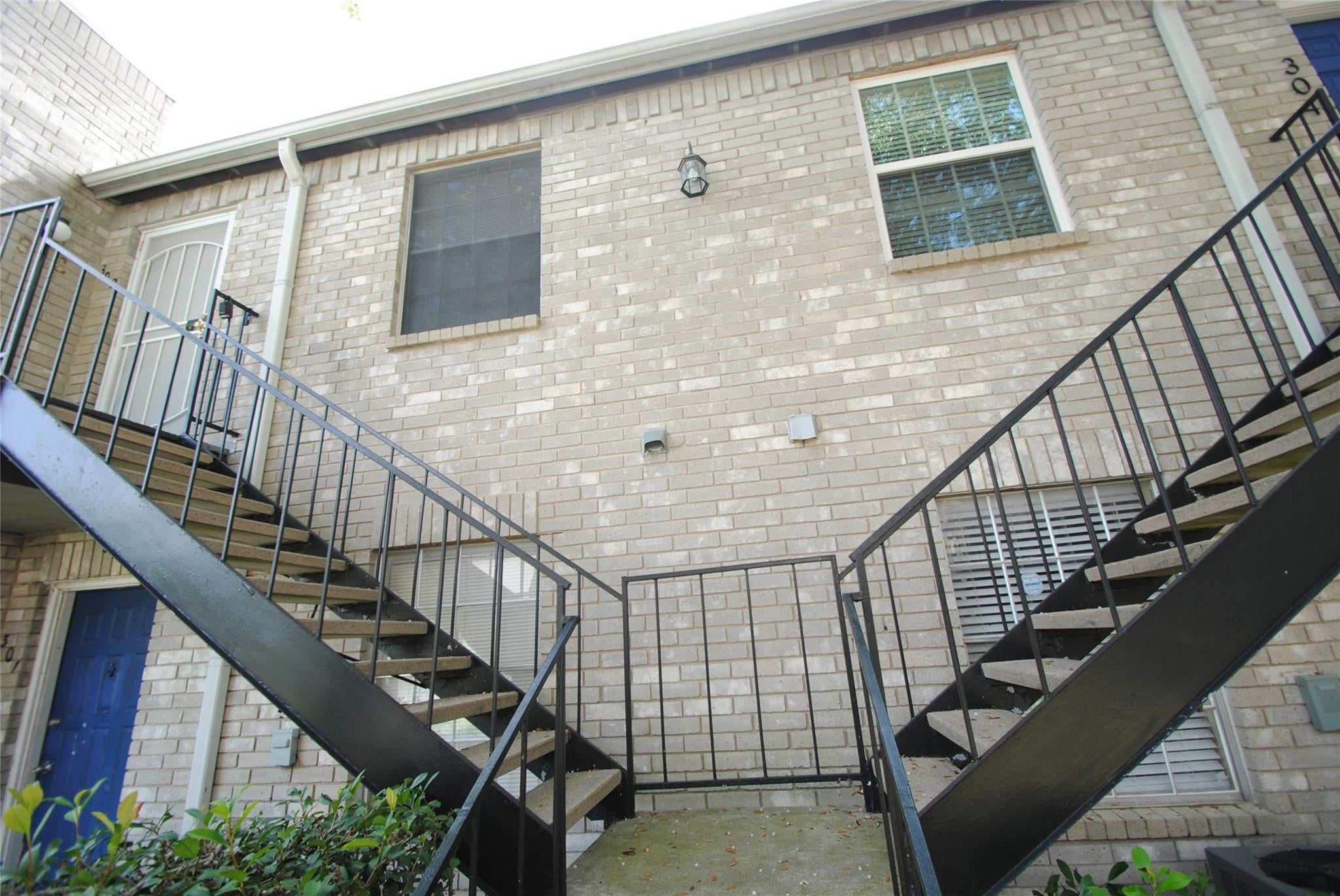 9797 Leawood Boulevard 302