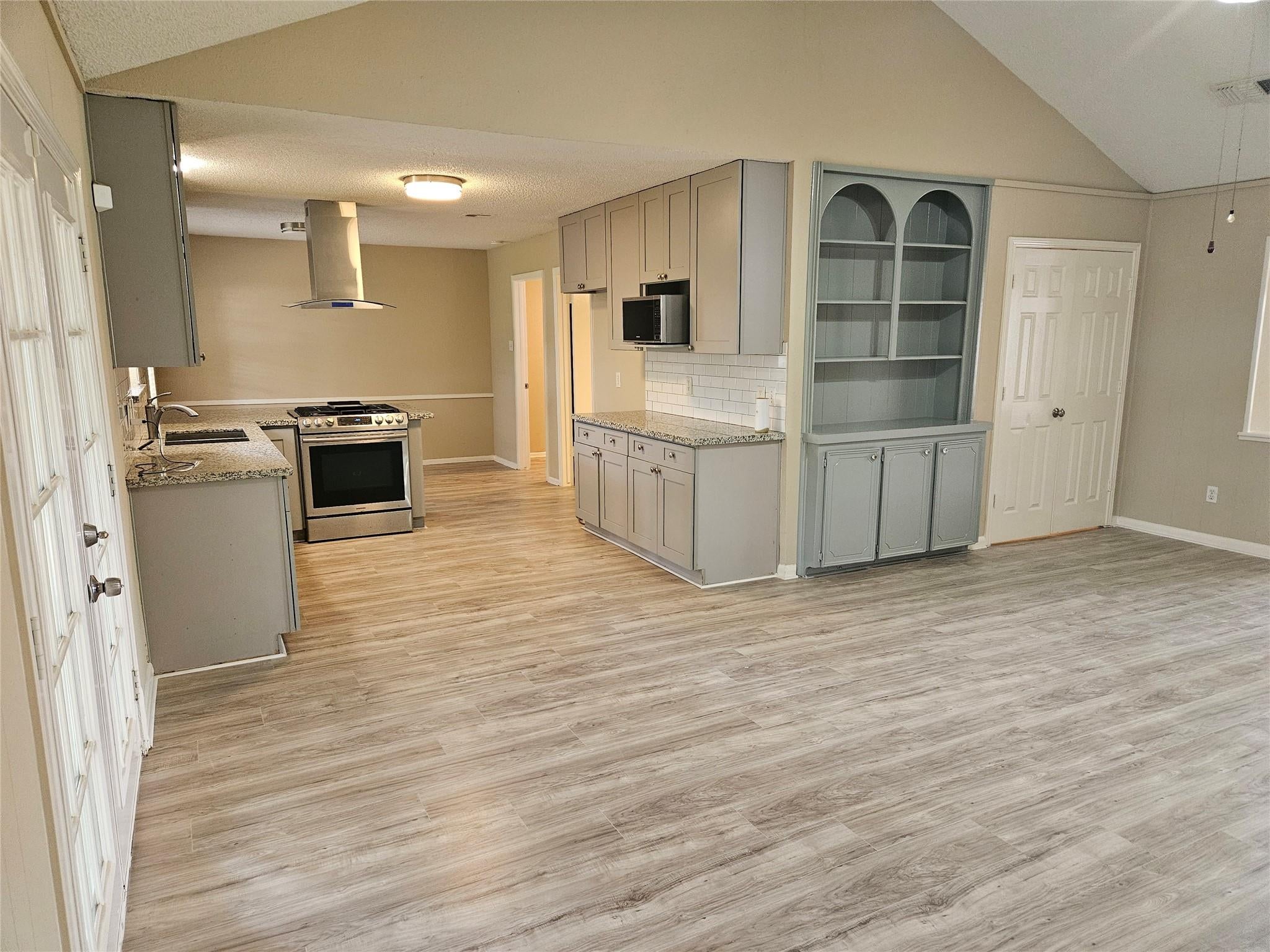 1402 New Orleans Street