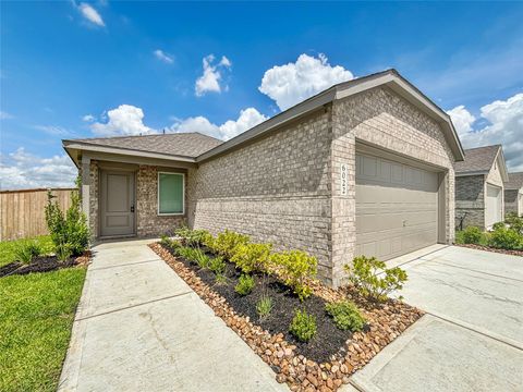 Photo of 6022 Standpiper Loop, Baytown, TX 77521 (MLS # 22698806)