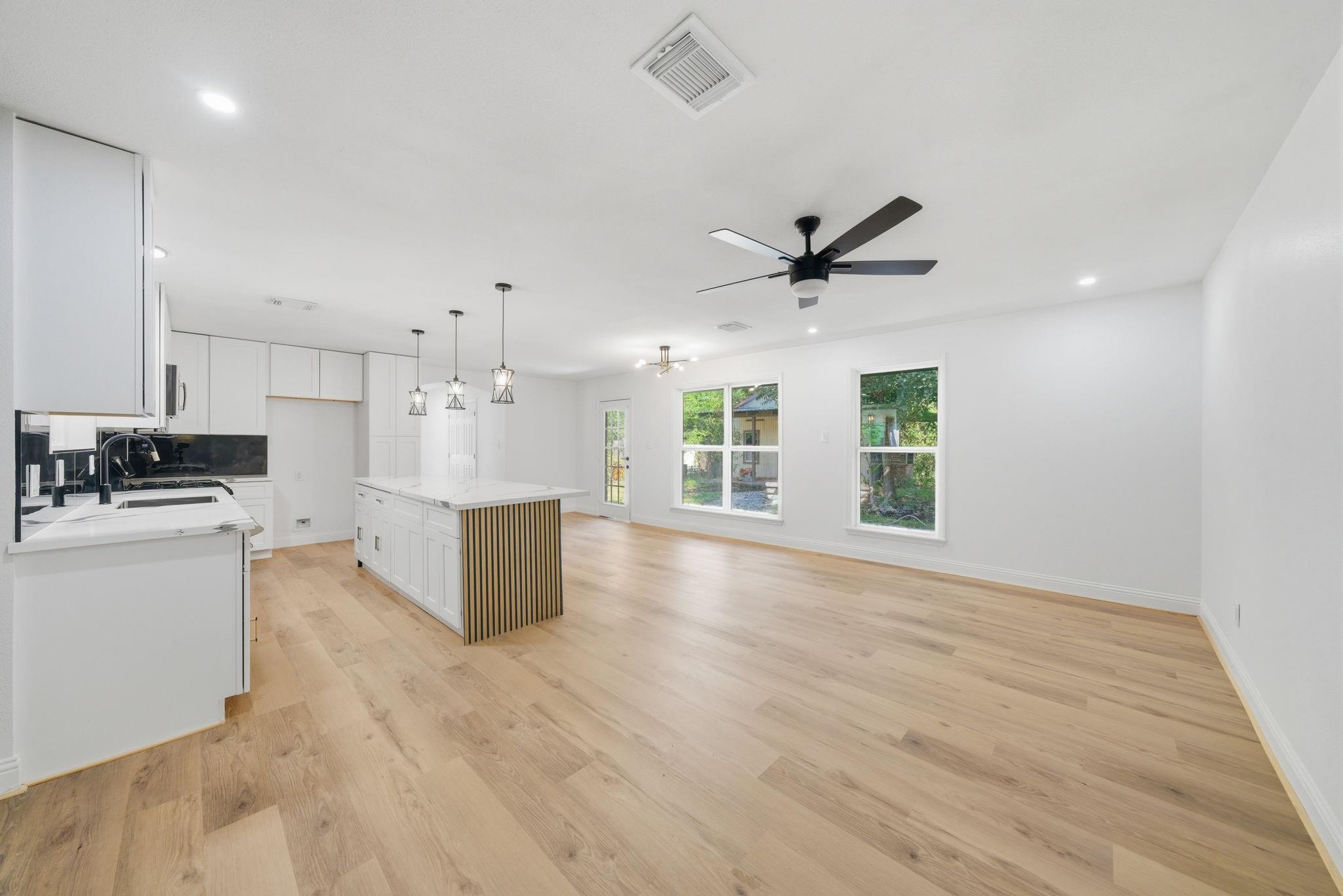 8810 Meadowview Drive