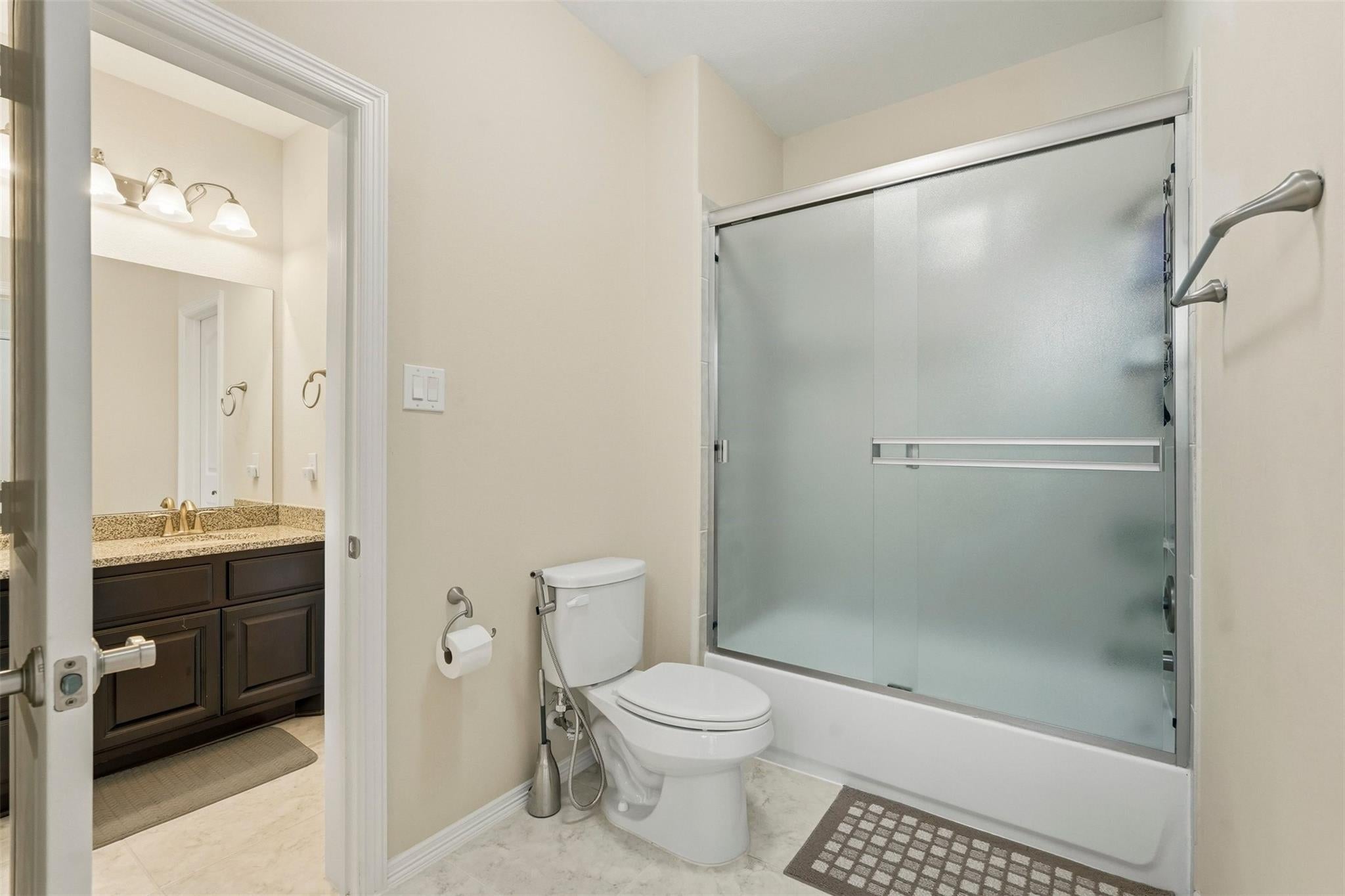Sugar Land, Texas, 77479, United States, 5 Bedrooms Bedrooms, ,5 BathroomsBathrooms,Residential,Active,2041655