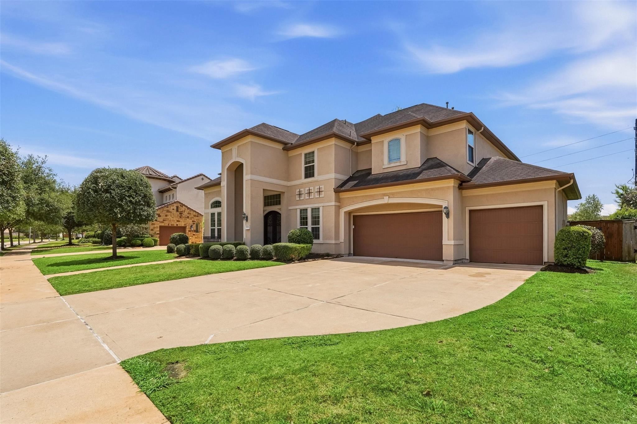 6011 Abercombie Lane