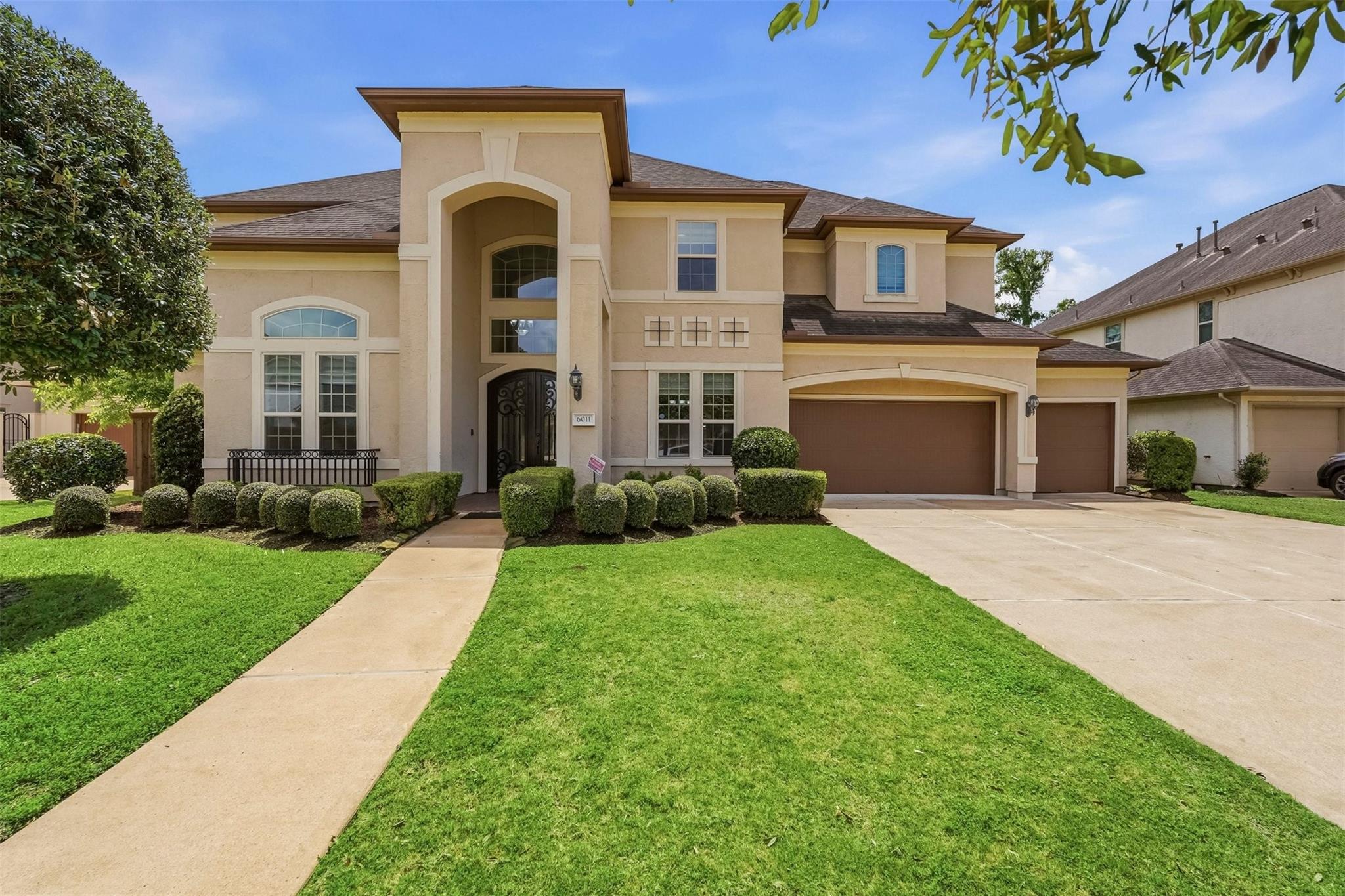 6011 Abercombie Lane