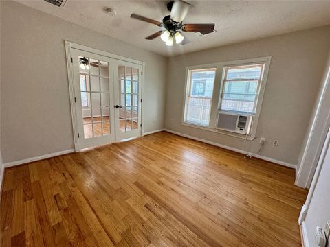 Photo of 405 James Street #1, Houston, TX 77009 (MLS # 58595042)