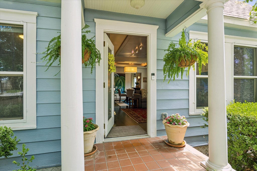 Photo of 230 E 25th Street, Houston, TX 77008 (MLS # 25895845)