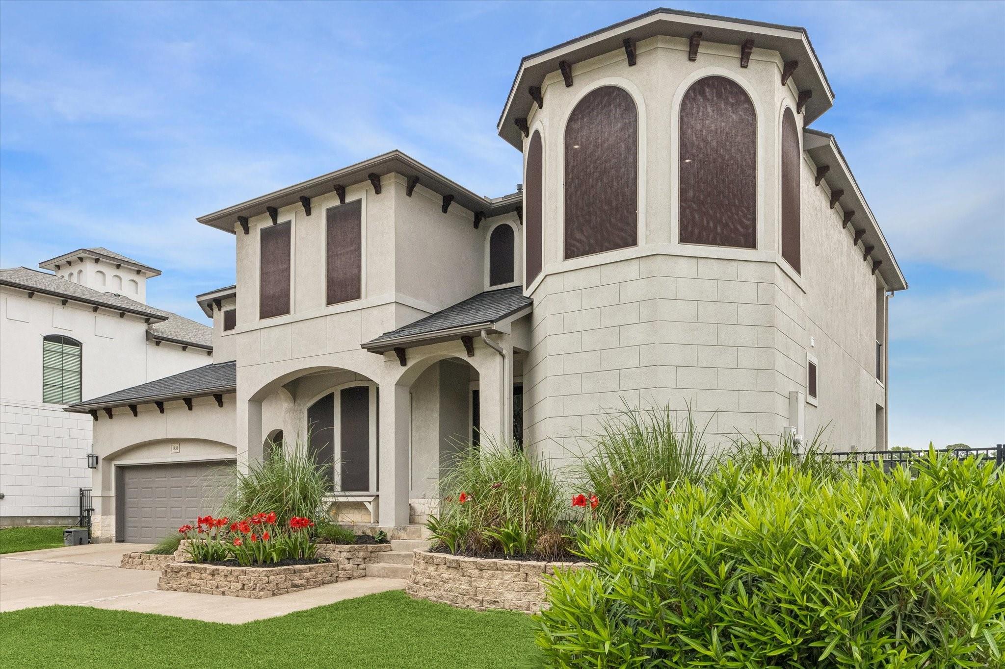 1830 Lakeside Drive