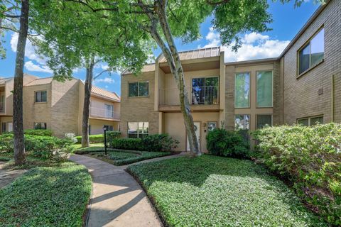 Photo of 1115 Augusta Drive #29, Houston, TX 77057 (MLS # 53246619)