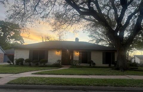 Photo of 4002 Cujanes Street, Pasadena, TX 77504 (MLS # 19918839)
