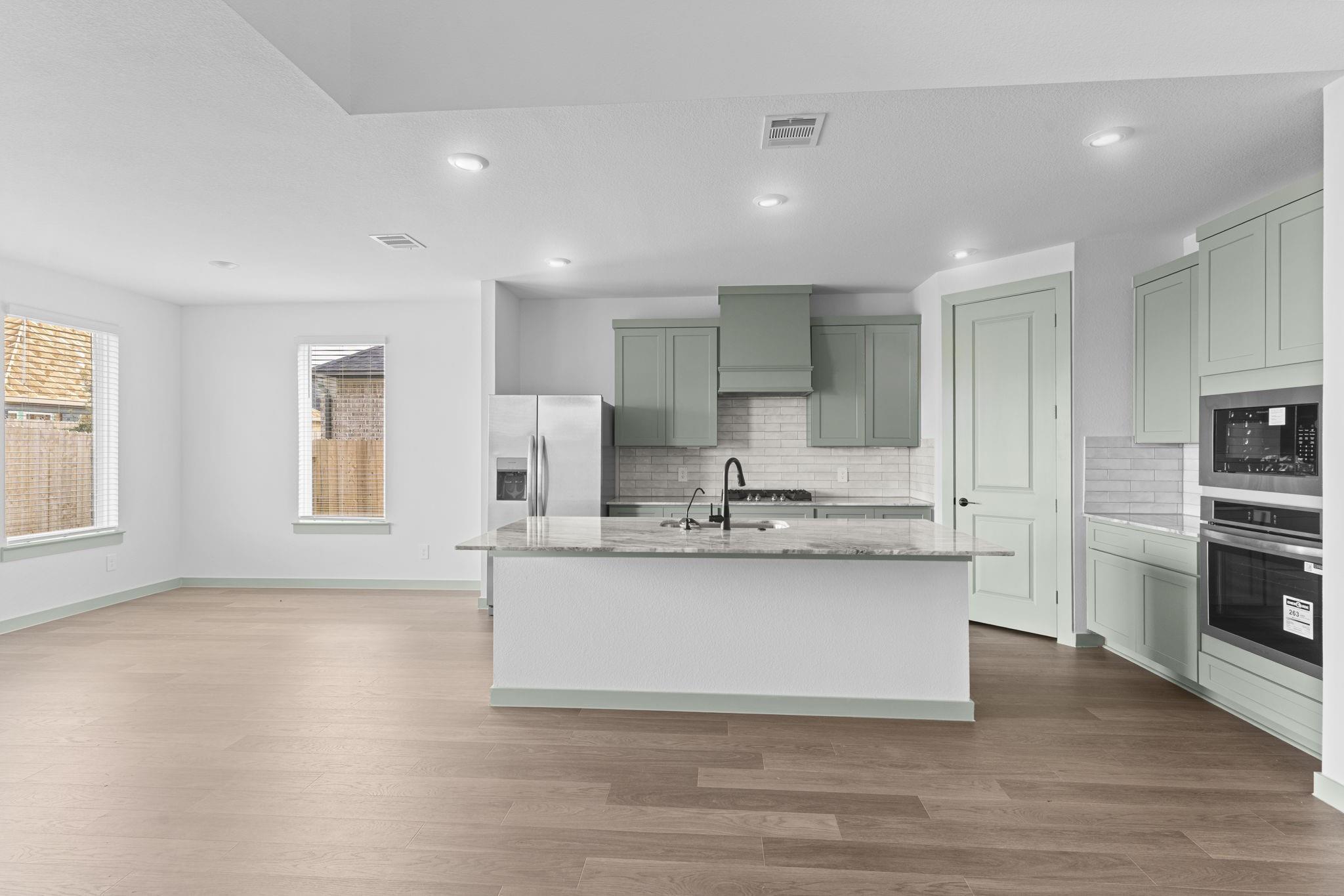 3313 Woodrose Orchard