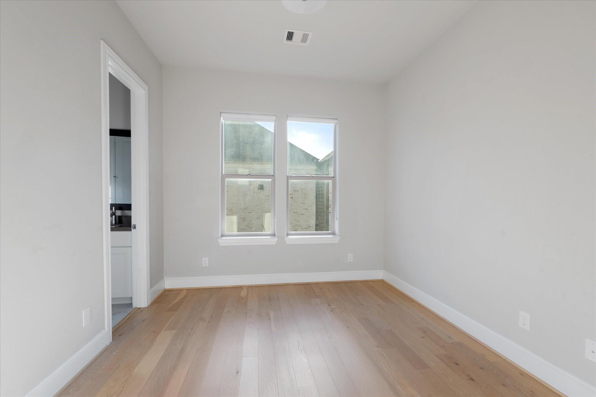 1005 Saint Charles Street