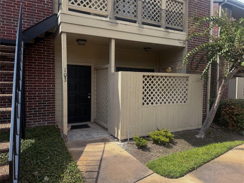 Condo For Rent - 8055 Cambridge Street #103<br/> Harris County, Houston, TX 77054