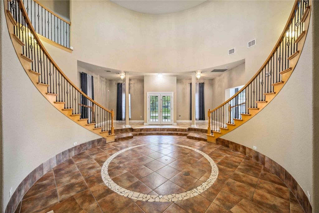 Photo of 5027 Creekmont Drive, Houston, TX 77091 (MLS # 17874710)