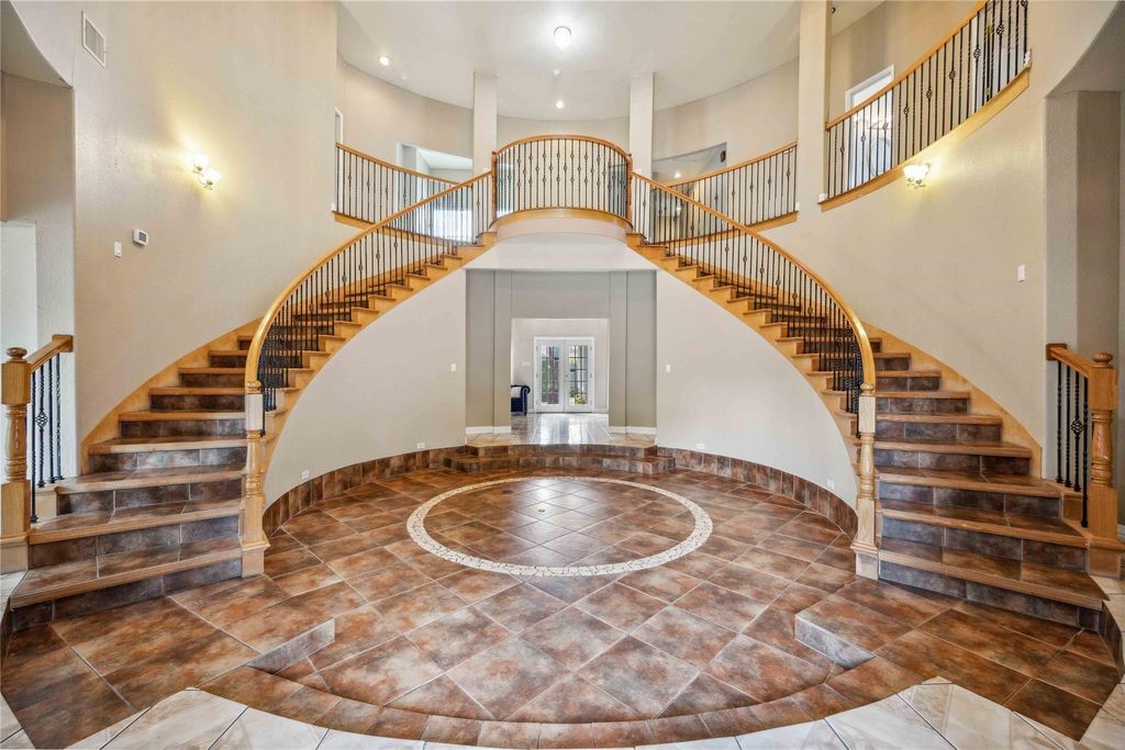 Photo of 5027 Creekmont Drive, Houston, TX 77091 (MLS # 17874710)