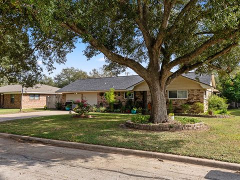 Photo of 3940 Wickersham Street, Bay City, TX 77414 (MLS # 27748981)