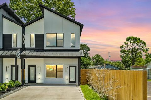 Photo of 8114 Double Avenue #C/D, Houston, TX 77088 (MLS # 33964845) Photo of 8114 Double Avenue #C/D, Houston, TX 77088 (MLS # 33964845)