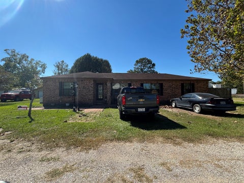 Photo of 108 County Road 753, Buna, TX 77612 (MLS # 22433587)