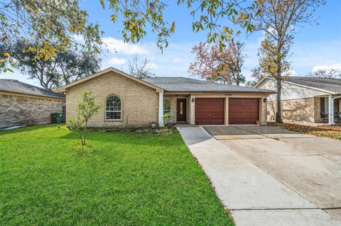 Photo of 12014 Ryewater Drive, Houston, TX 77089 (MLS # 32638945)