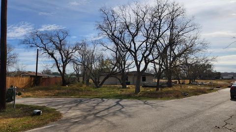 Photo of 309 Canniff Road, Houston, TX 77587 (MLS # 97555746)