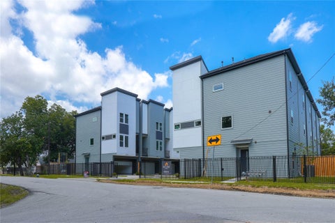 Photo of 6728 Peerless Street #E, Houston, TX 77021 (MLS # 94045229)