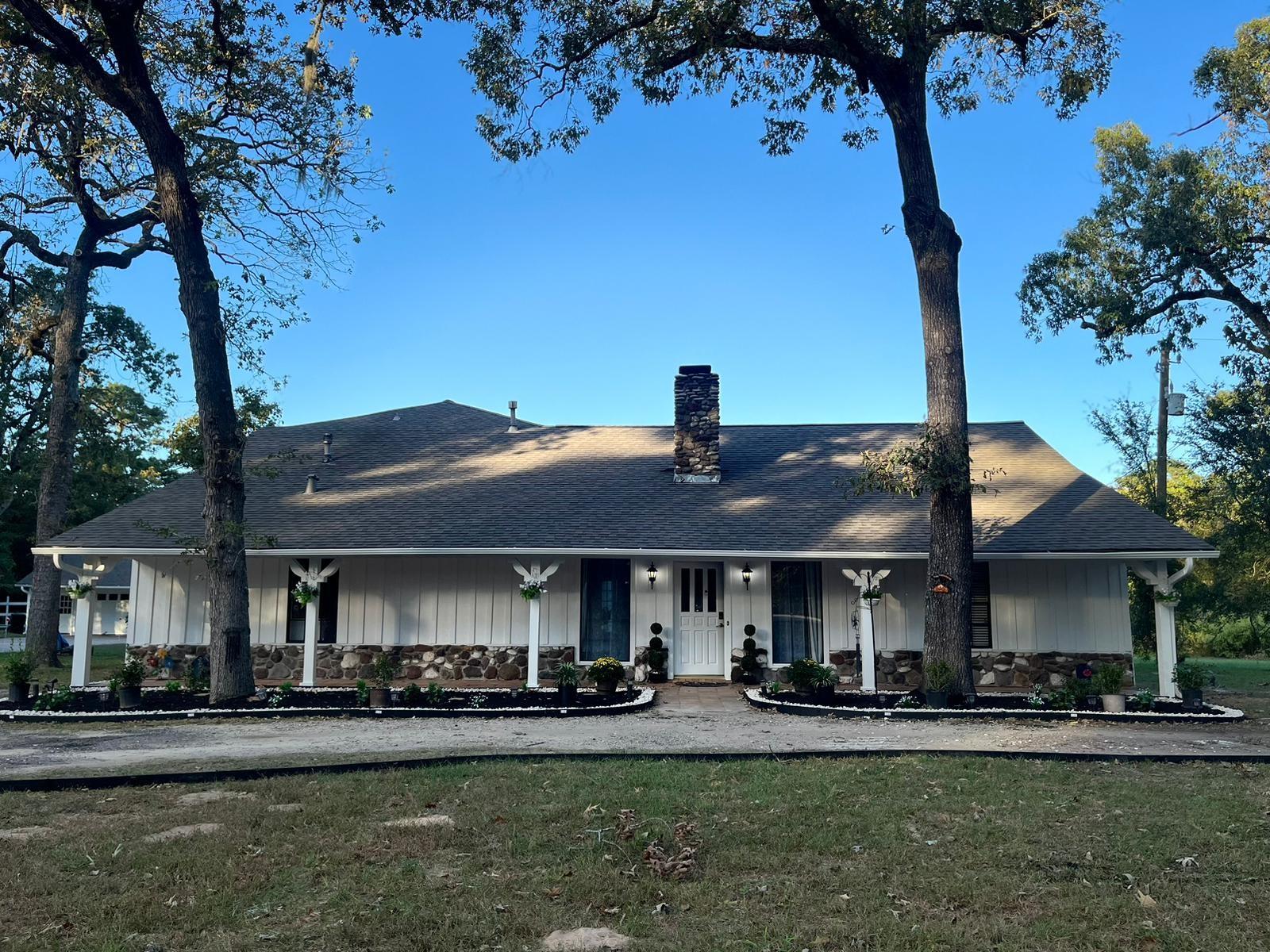 8402 Matthews Lane