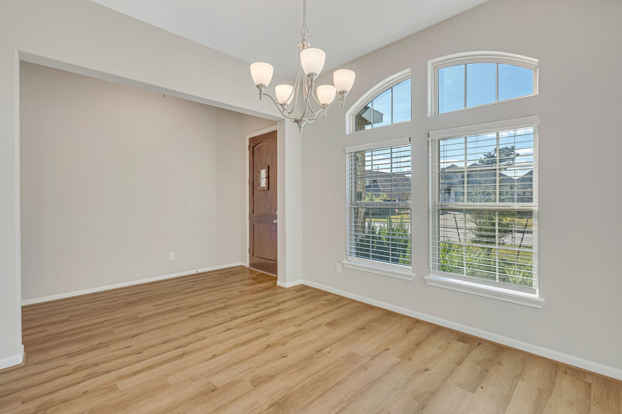 2926 Grand Hawthorne Road