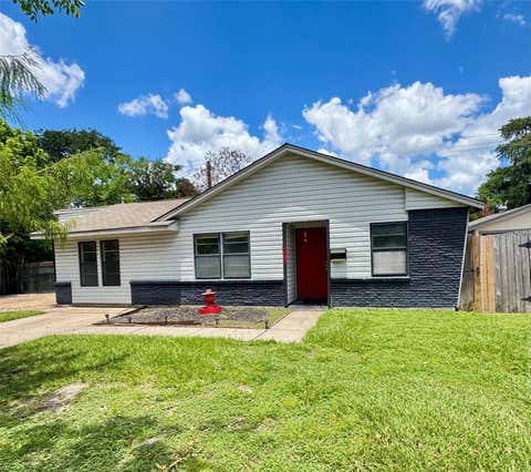 Photo of 6018 W 43rd Street, Houston, TX 77092 (MLS # 36790910)
