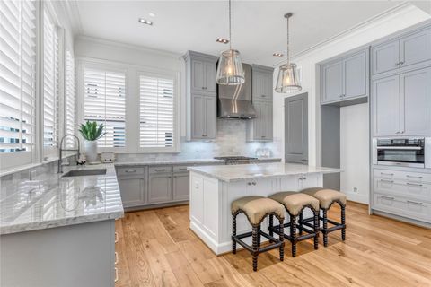 Photo of 5219 Calle Cordoba Place, Houston, TX 77007 (MLS # 8412746)