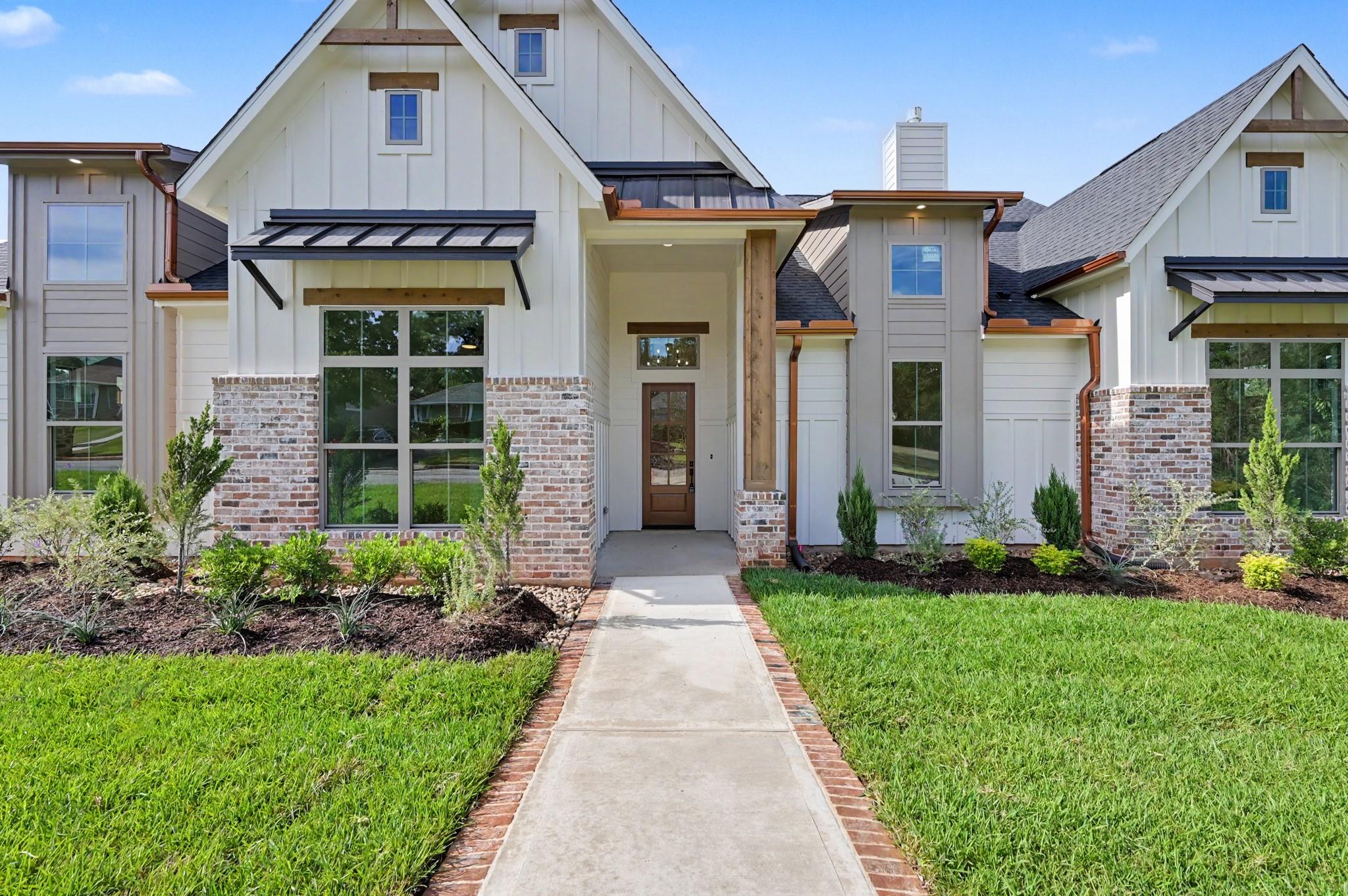 5442 Edgewater Court