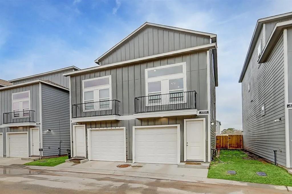 4906 Paradigm Lane