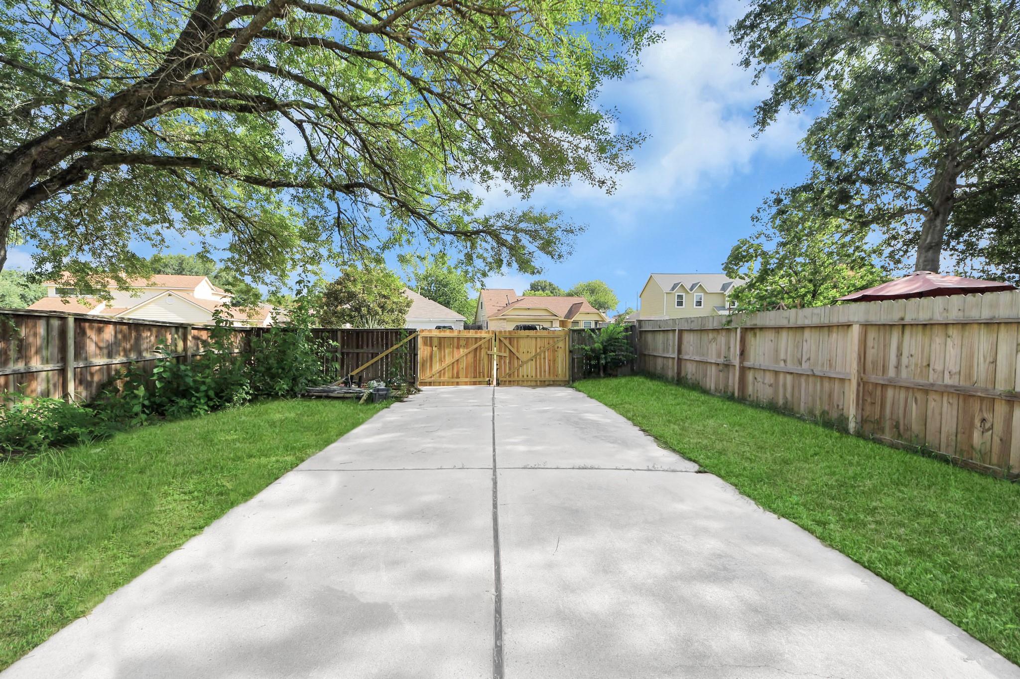 19306 Gladewater Court