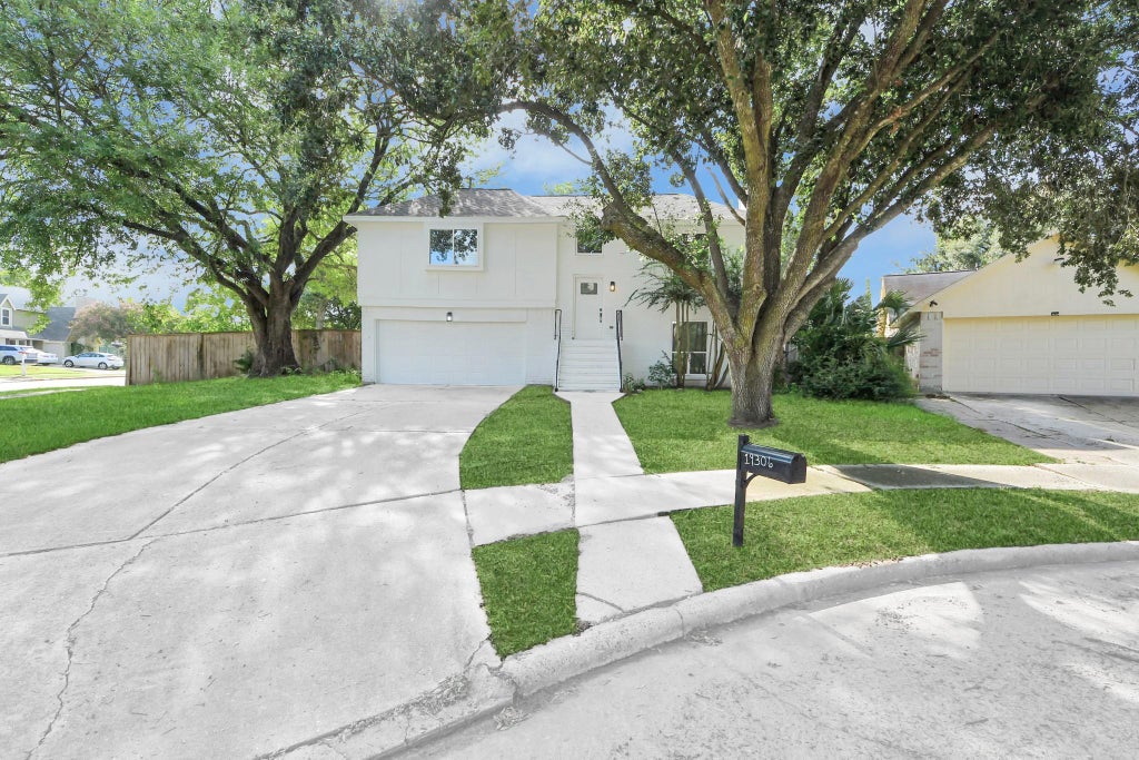 Photo of 19306 Gladewater Court, Tomball, TX 77375 (MLS # 89734877)