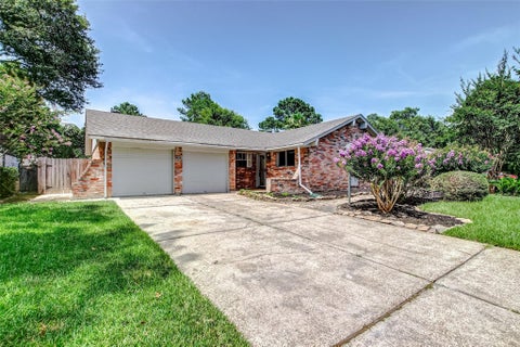 Photo of 2323 Tinechester Drive, Houston, TX 77339 (MLS # 84045573)