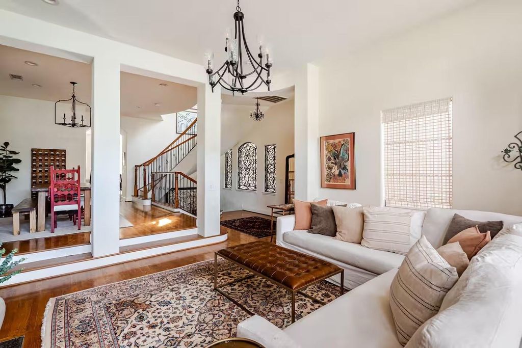 Photo of 6515 Minola Street, Houston, TX 77007 (MLS # 23724310)