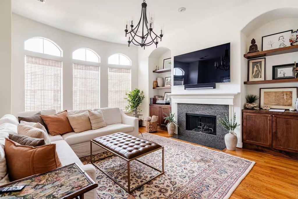 Photo of 6515 Minola Street, Houston, TX 77007 (MLS # 23724310)