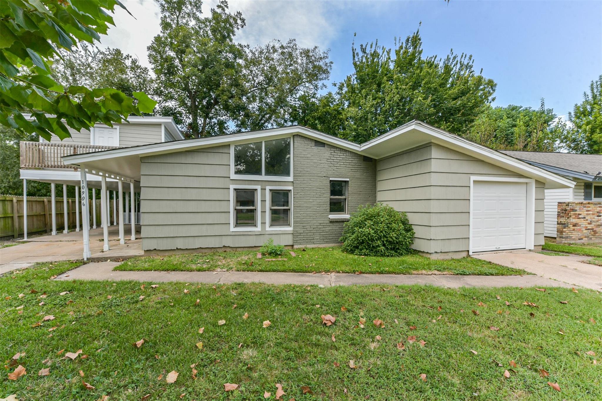 Houston, Texas 77075, United States, 4 Bedrooms Bedrooms, ,2 BathroomsBathrooms,Residential,Active,221146