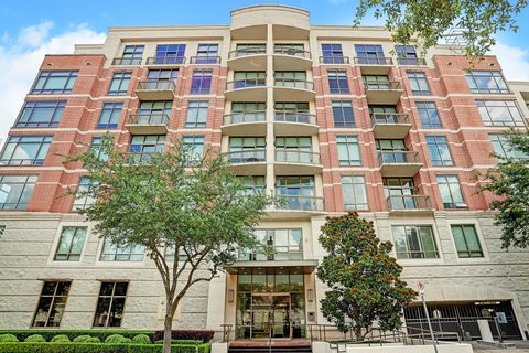 Photo of 2211 Briarglen Drive #502, Houston, TX 77027 (MLS # 62186915)