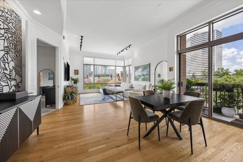 Photo of 2211 Briarglen Drive #502, Houston, TX 77027 (MLS # 62186915)