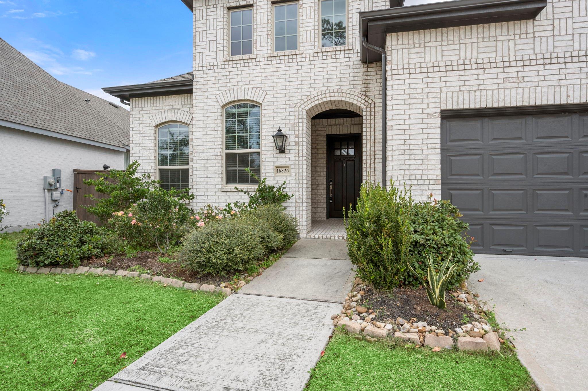 16826 Beechwood Forest