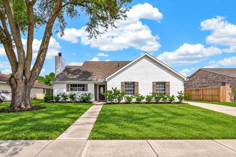 Photo of 12818 Huntington Field Drive, Houston, TX 77099 (MLS # 44040055)