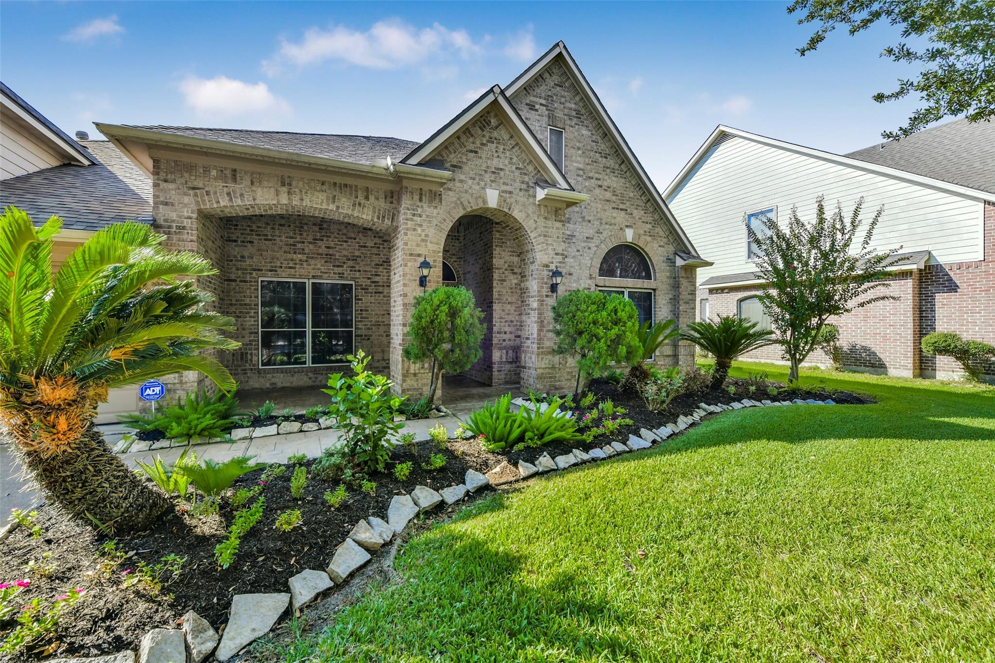 9902 Autumn Lake Trail