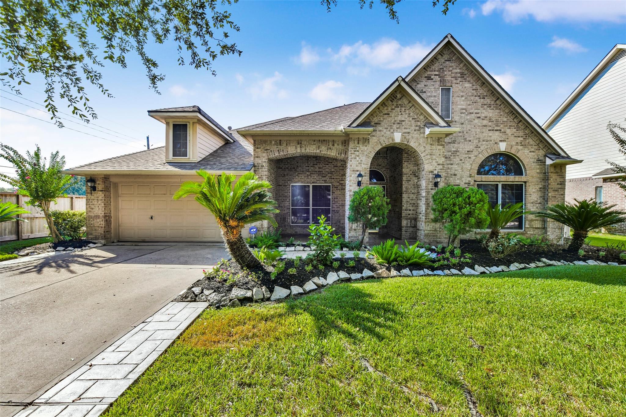 9902 Autumn Lake Trail