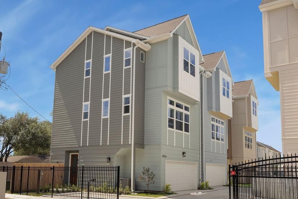 Photo of 2125 Hoskins Drive #C, Houston, TX 77080 (MLS # 38606708)