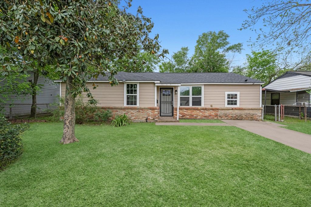 Photo of 9410 Rosehaven Drive, Houston, TX 77051 (MLS # 92165217)