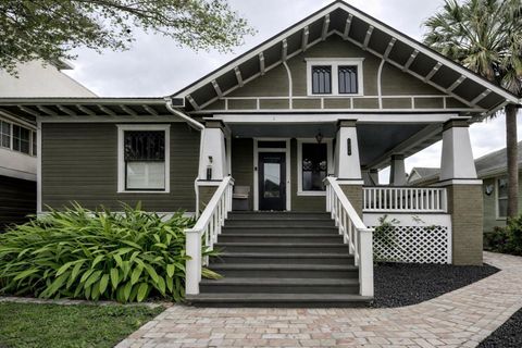 Photo of 1114 Welch Street, Houston, TX 77006 (MLS # 18570970)