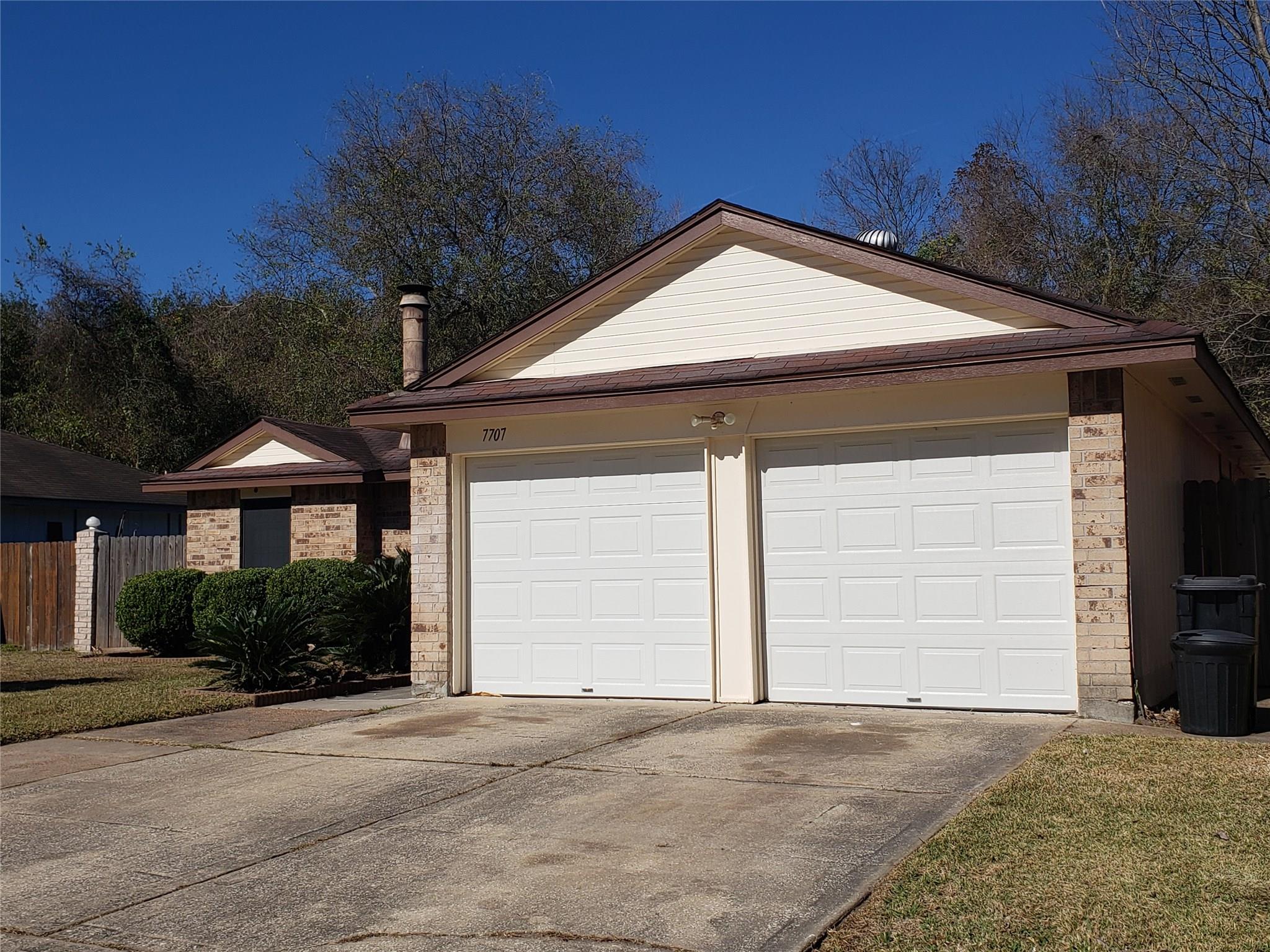 7707 Bluejay Twin Circle